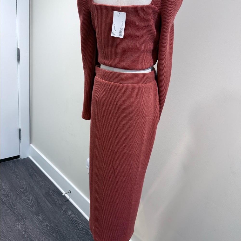 Chic Rust Skirt Set - Picture 4 of 4